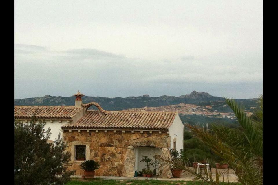 Lu Cuccumiau Country B&B Arzachena Exterior photo